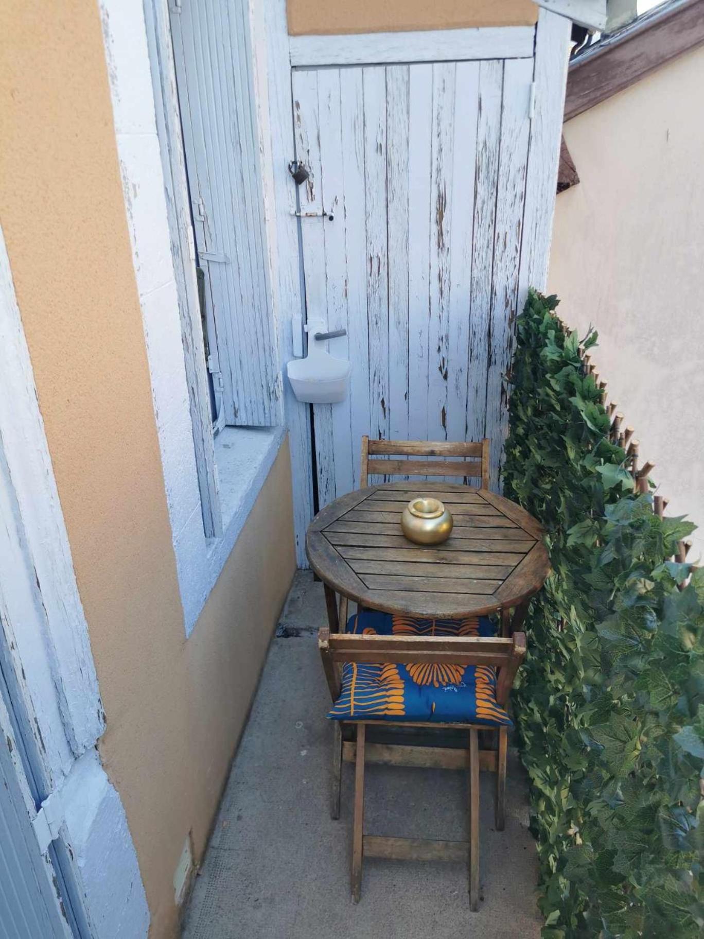 Bel Appartement De 1 A 7 Personnes Ambert Exterior photo